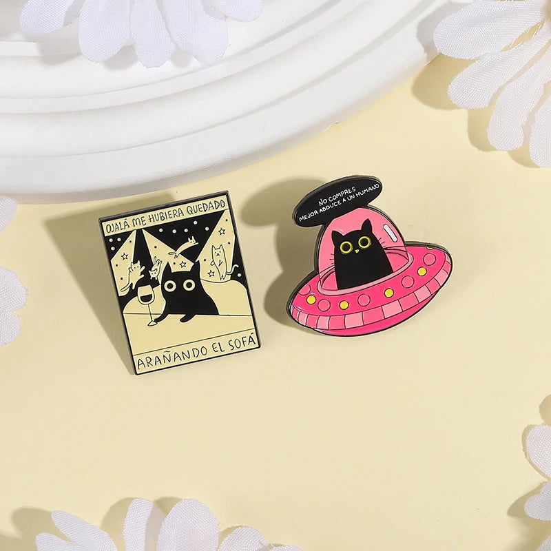 31 Types Cartoon Punk Black Peeping Cat Brooch Enamel Pins Cute Cat Reading Book Brooches Bag Lapel Badge Jewelry Gifts Friends